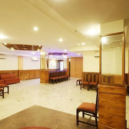 The Crest Inn Делі Екстер'єр фото