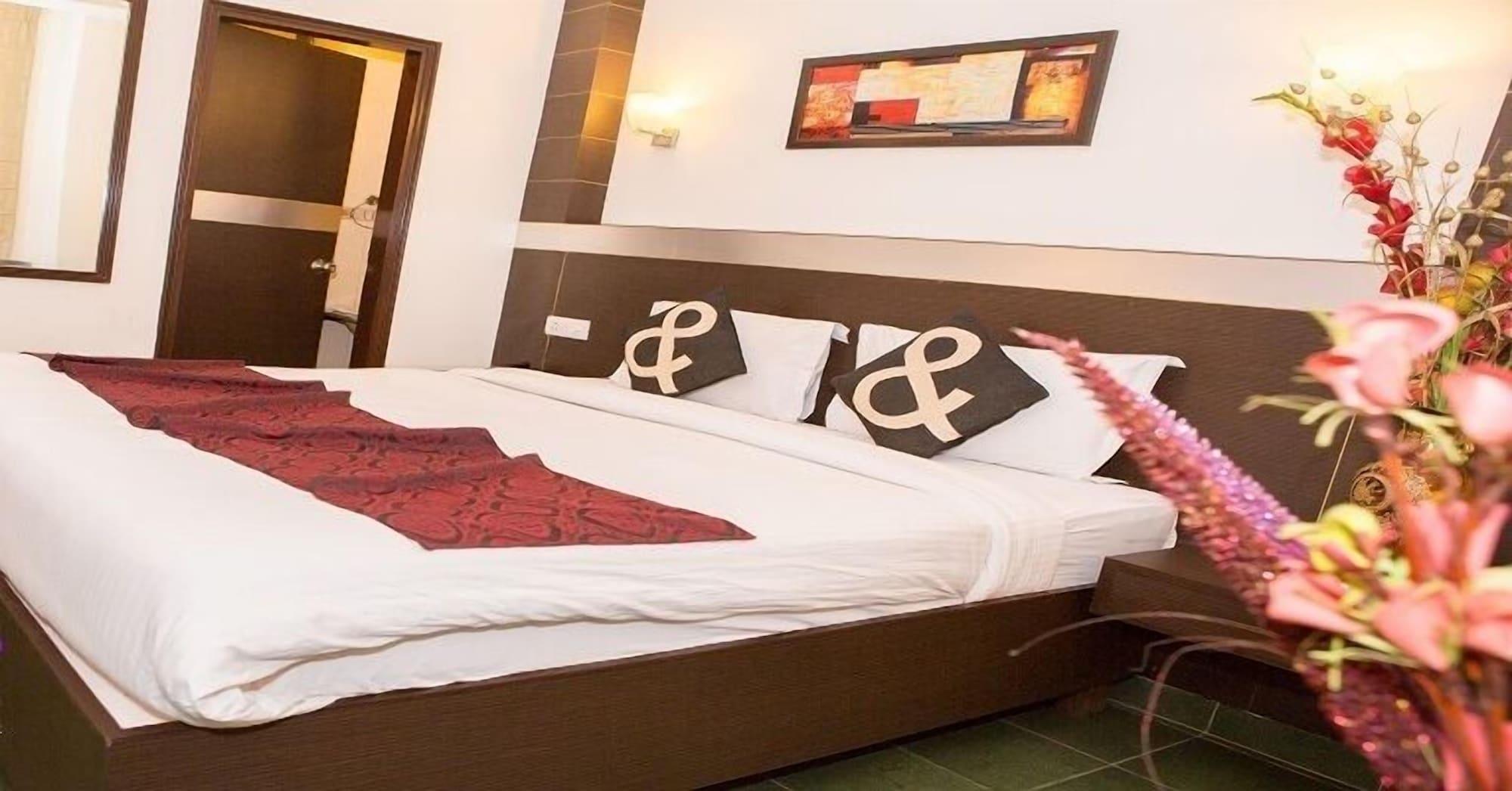 The Crest Inn Делі Екстер'єр фото