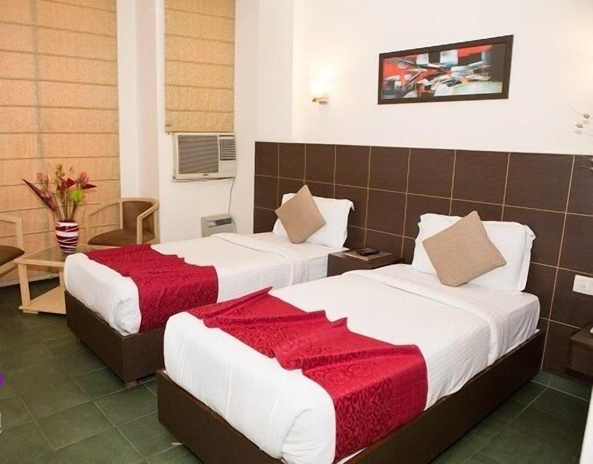 The Crest Inn Делі Екстер'єр фото