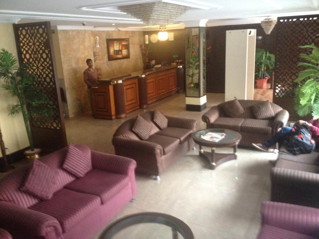 The Crest Inn Делі Екстер'єр фото