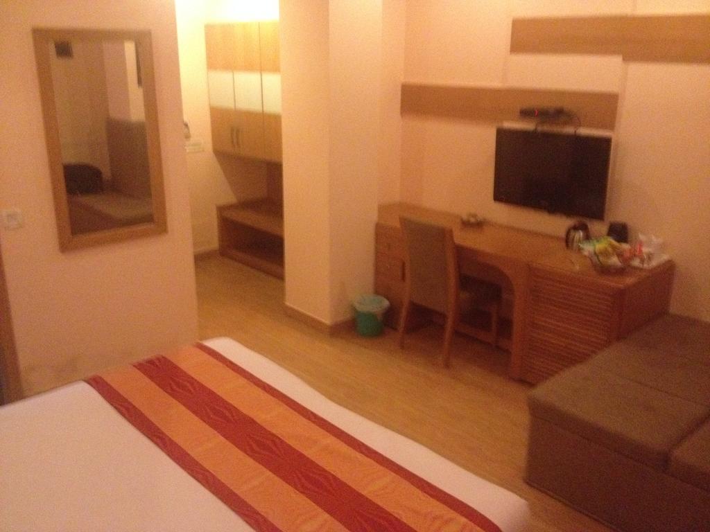 The Crest Inn Делі Екстер'єр фото