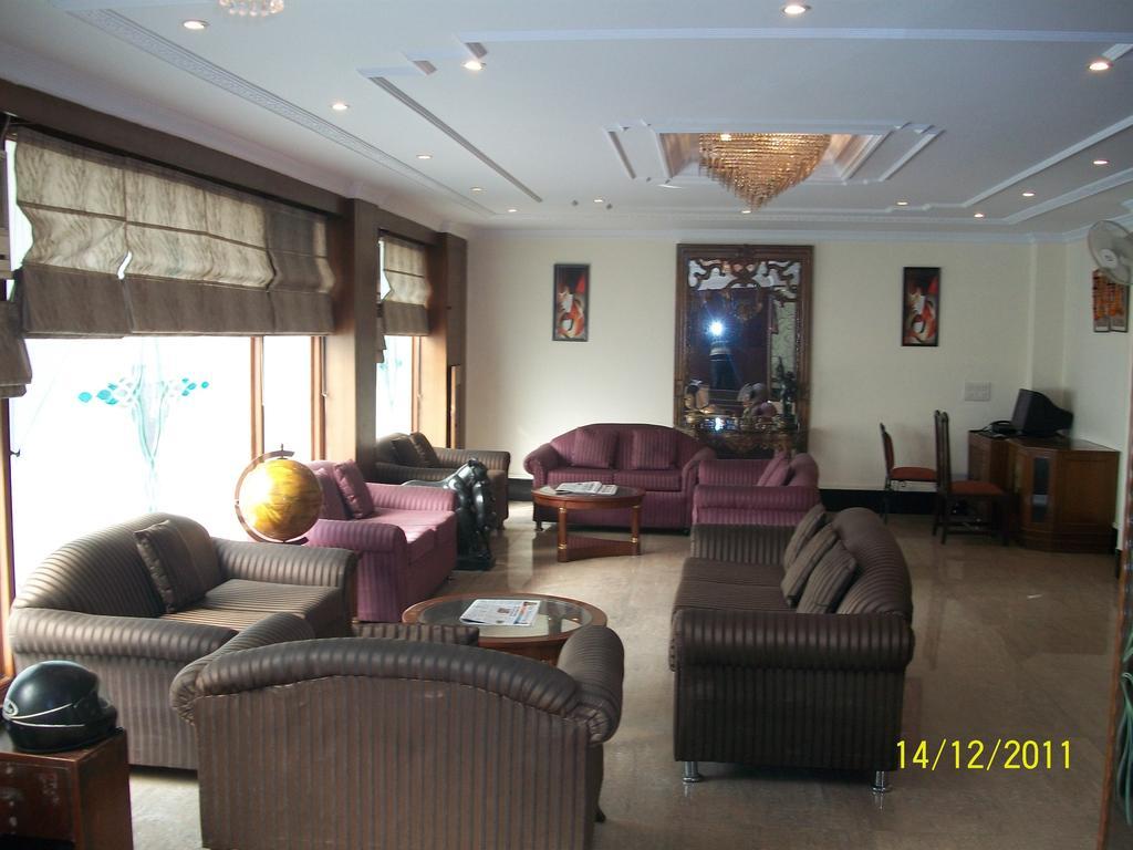 The Crest Inn Делі Екстер'єр фото